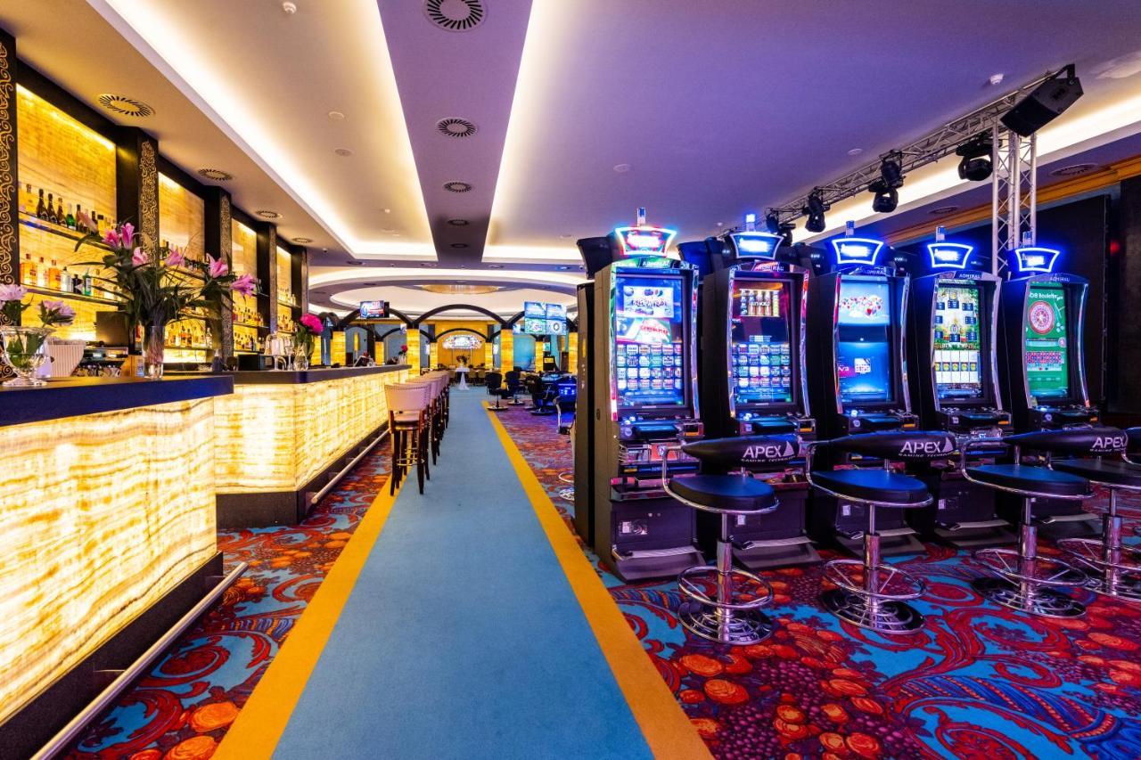 Imperial Casino Strazny Hotel Exteriör bild
